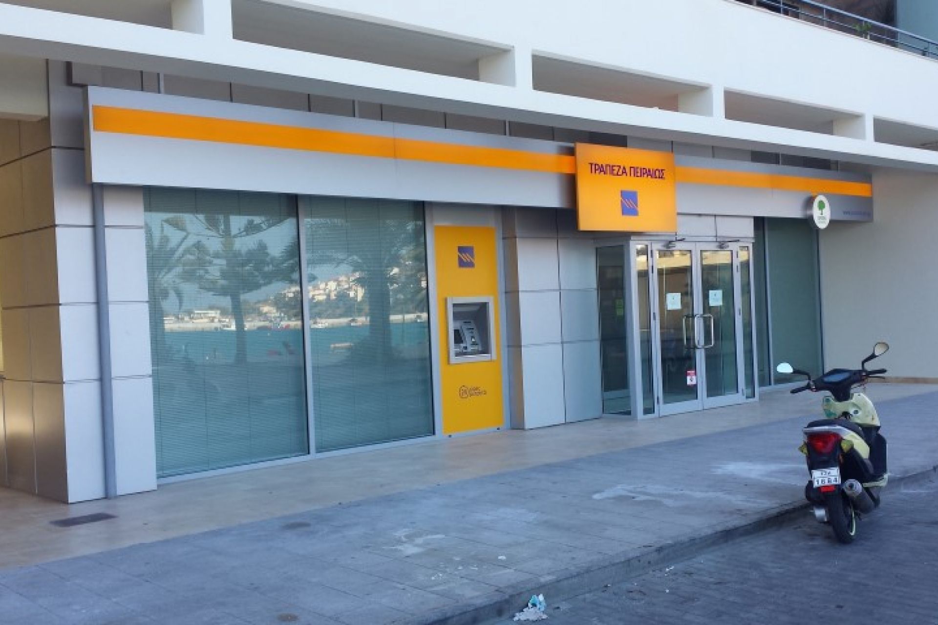 Piraeus bank branch renovation (former ATE)